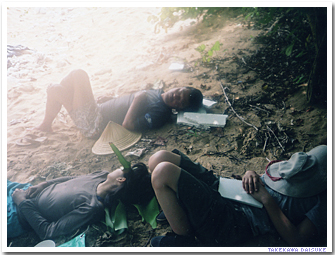 ���\���z